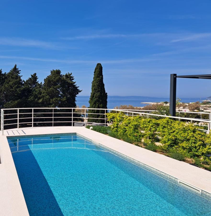 Apartment With Private Pool Split Eksteriør bilde