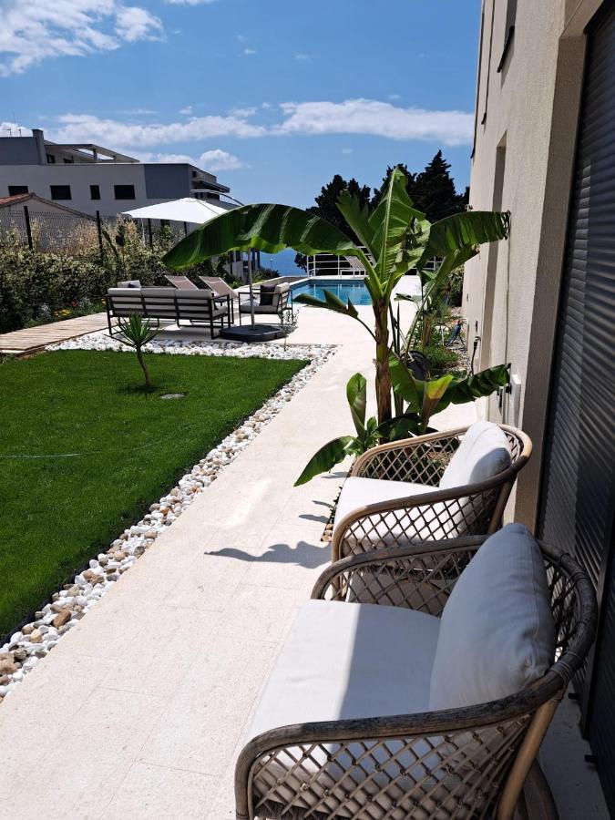 Apartment With Private Pool Split Eksteriør bilde