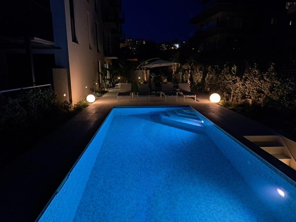 Apartment With Private Pool Split Eksteriør bilde