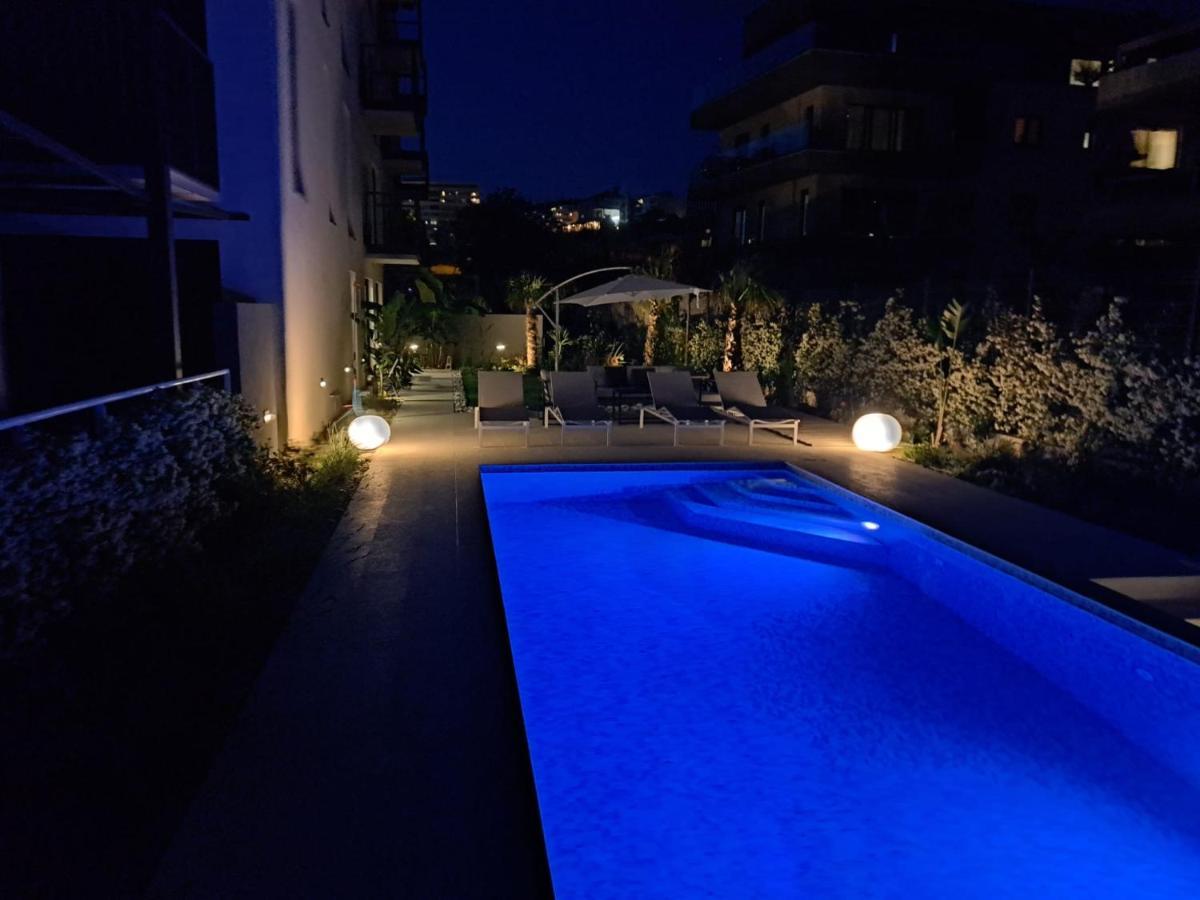 Apartment With Private Pool Split Eksteriør bilde