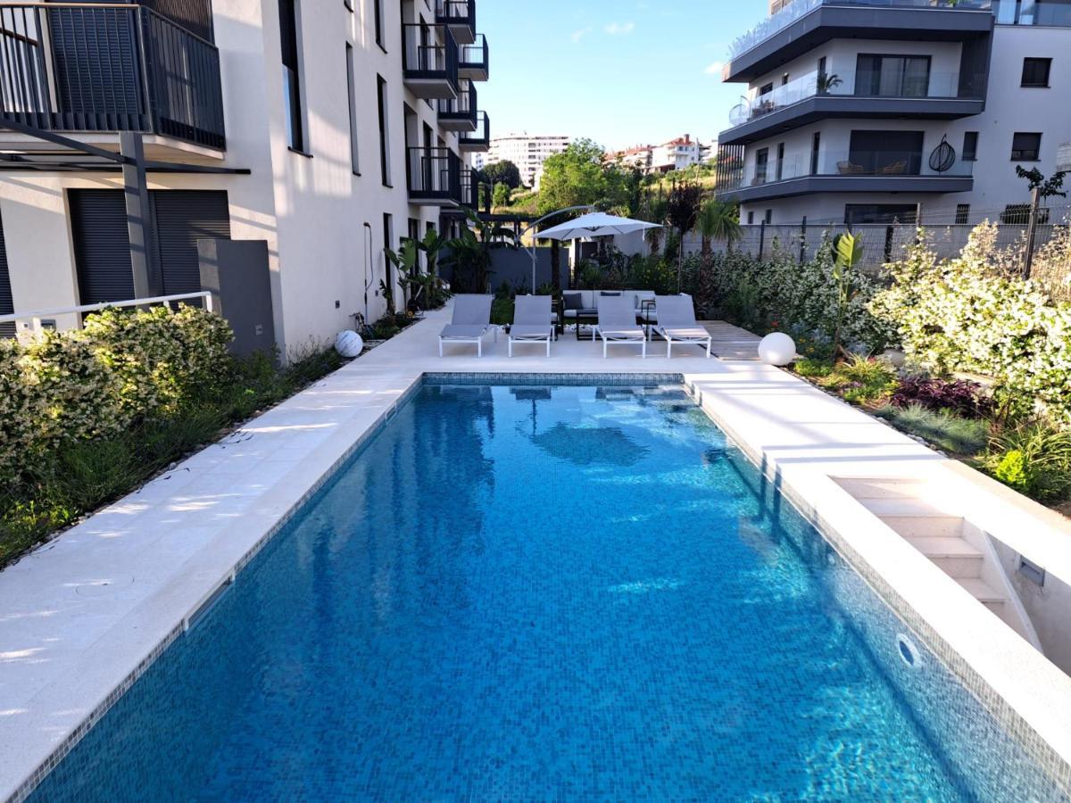 Apartment With Private Pool Split Eksteriør bilde