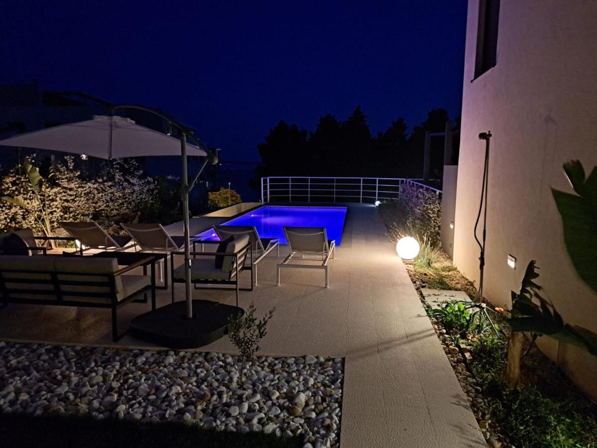 Apartment With Private Pool Split Eksteriør bilde