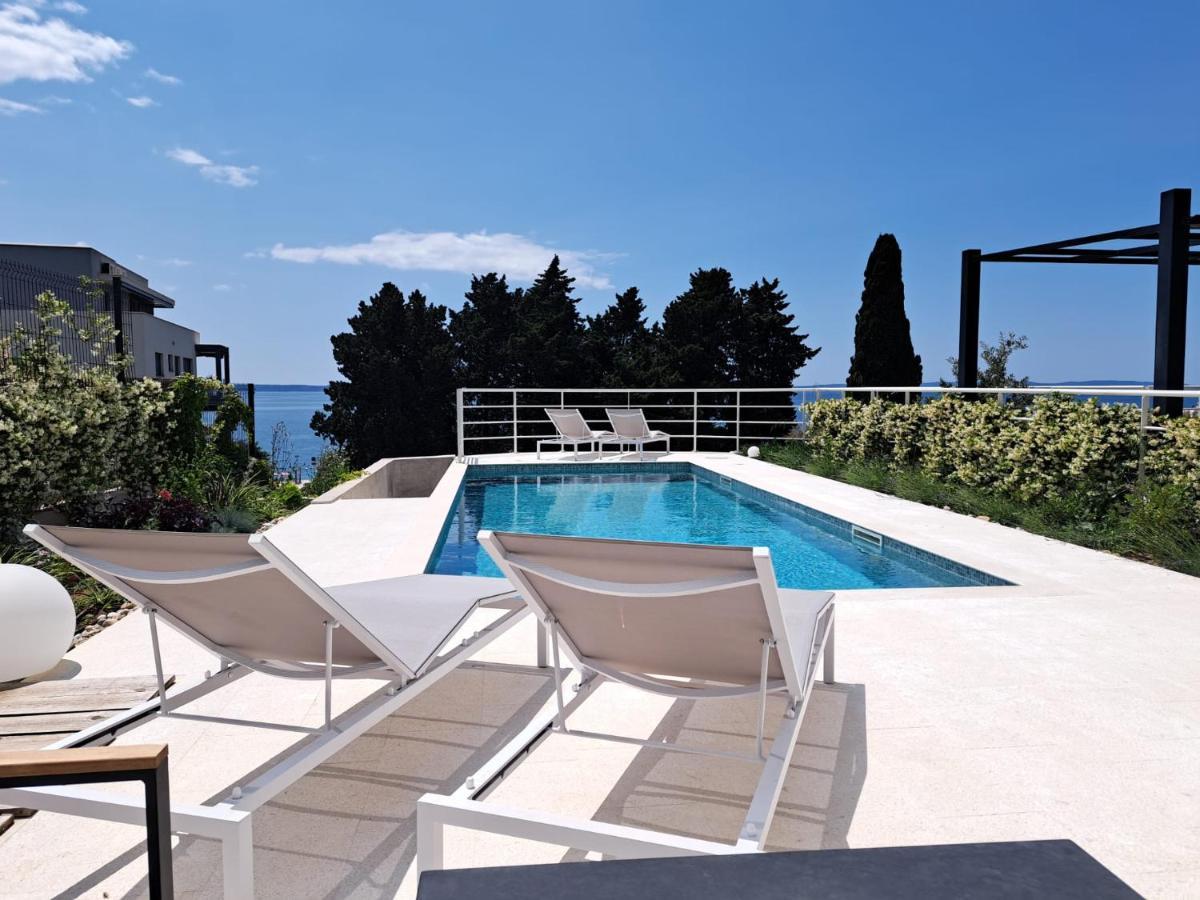 Apartment With Private Pool Split Eksteriør bilde