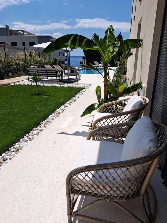 Apartment With Private Pool Split Eksteriør bilde