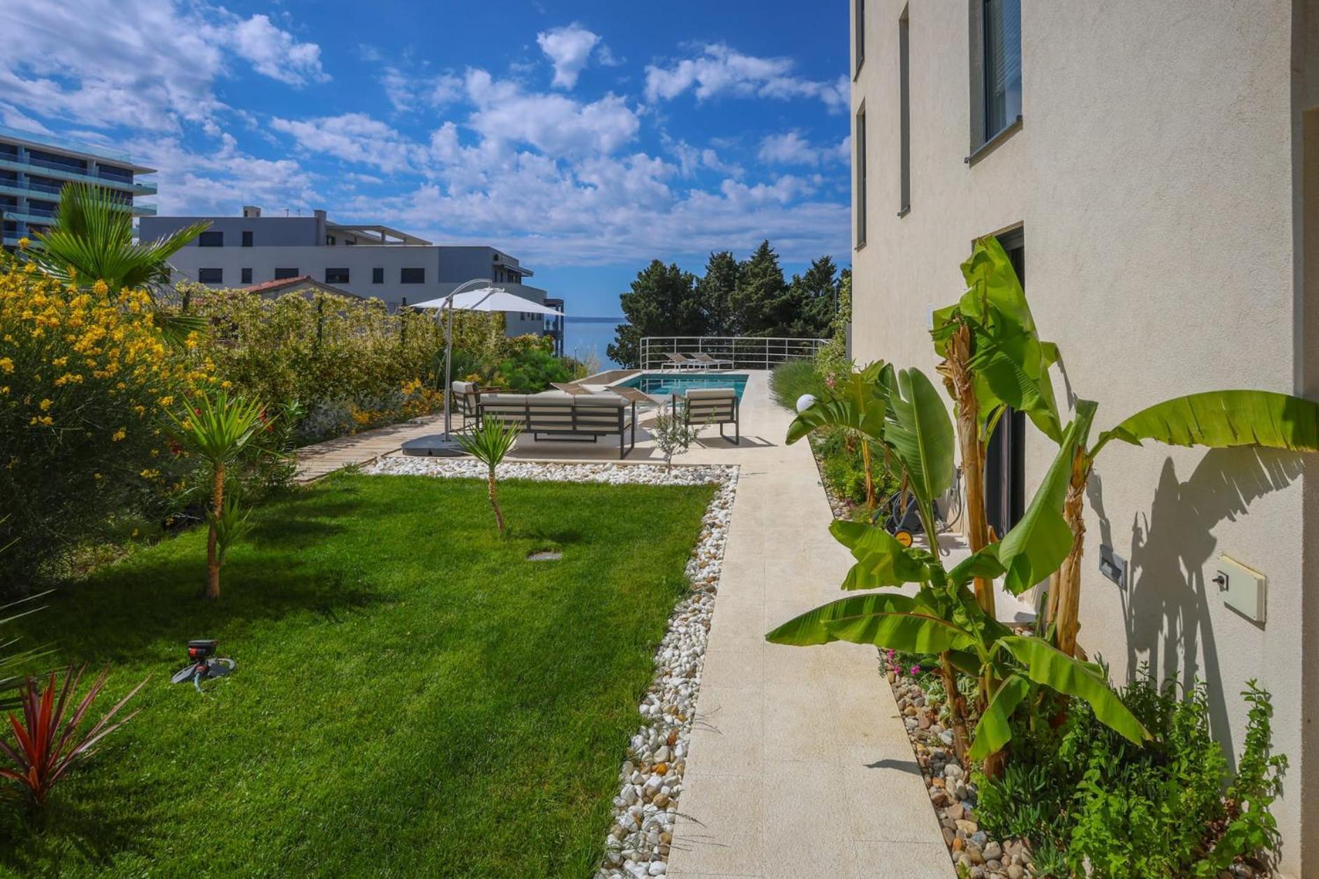 Apartment With Private Pool Split Eksteriør bilde