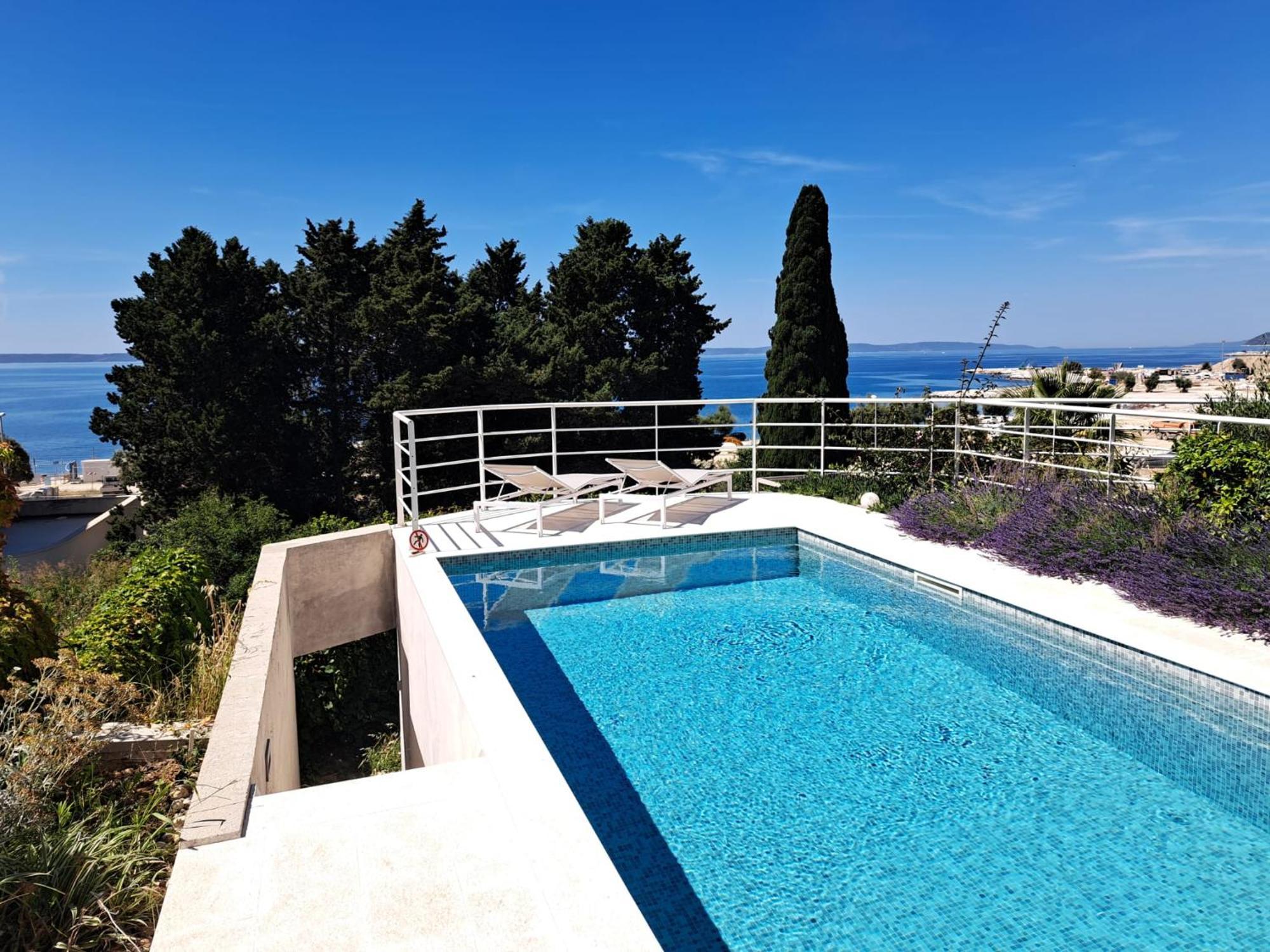 Apartment With Private Pool Split Eksteriør bilde